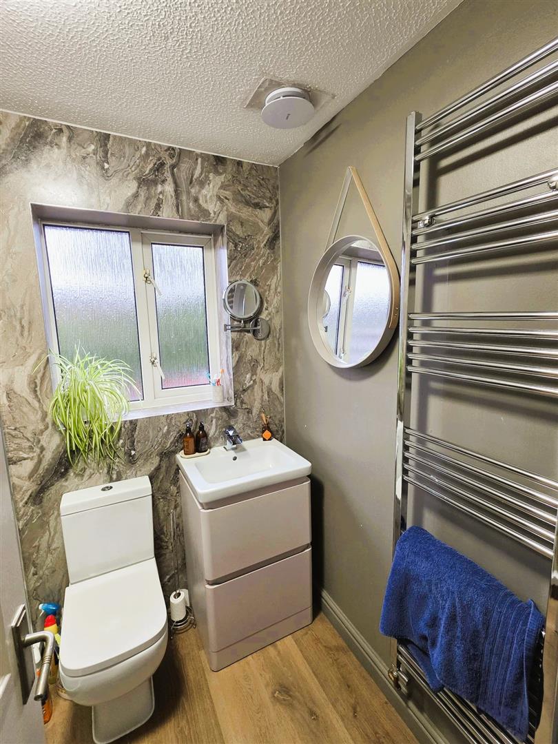 Llwyn Cyfarthwch, Llanelli, SA15 1GY